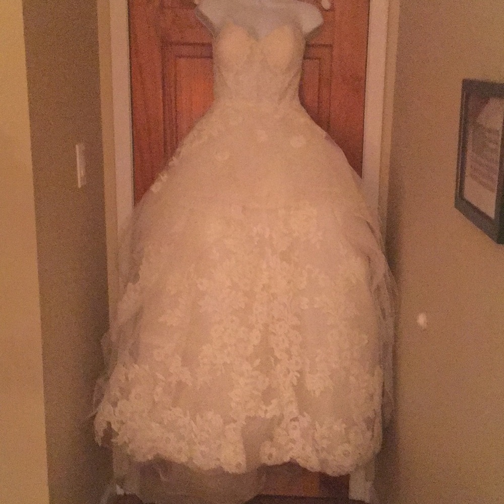 Carolina Herrera wedding gown